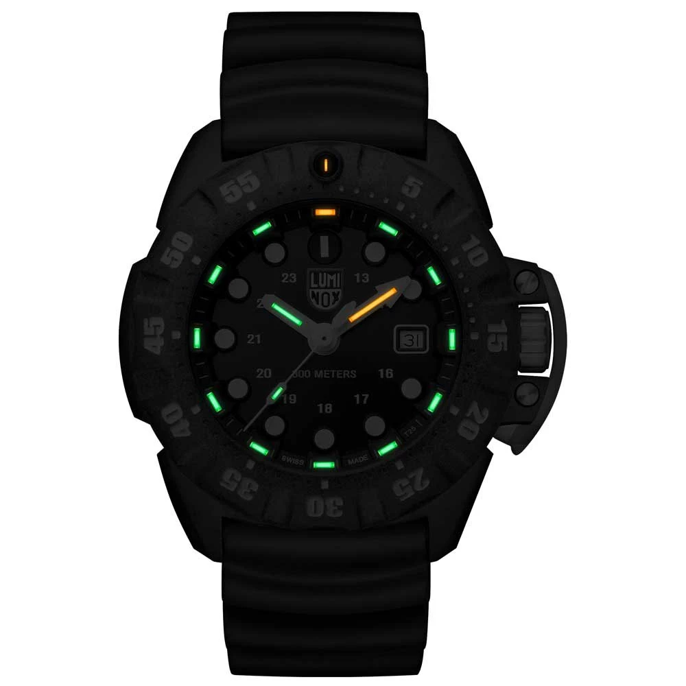 Luminox Scott Cassell Deep Dive Carbon 1555 Watch 2 Luminox Scott Cassell Deep Dive Carbon 1555 Watch - Image 2