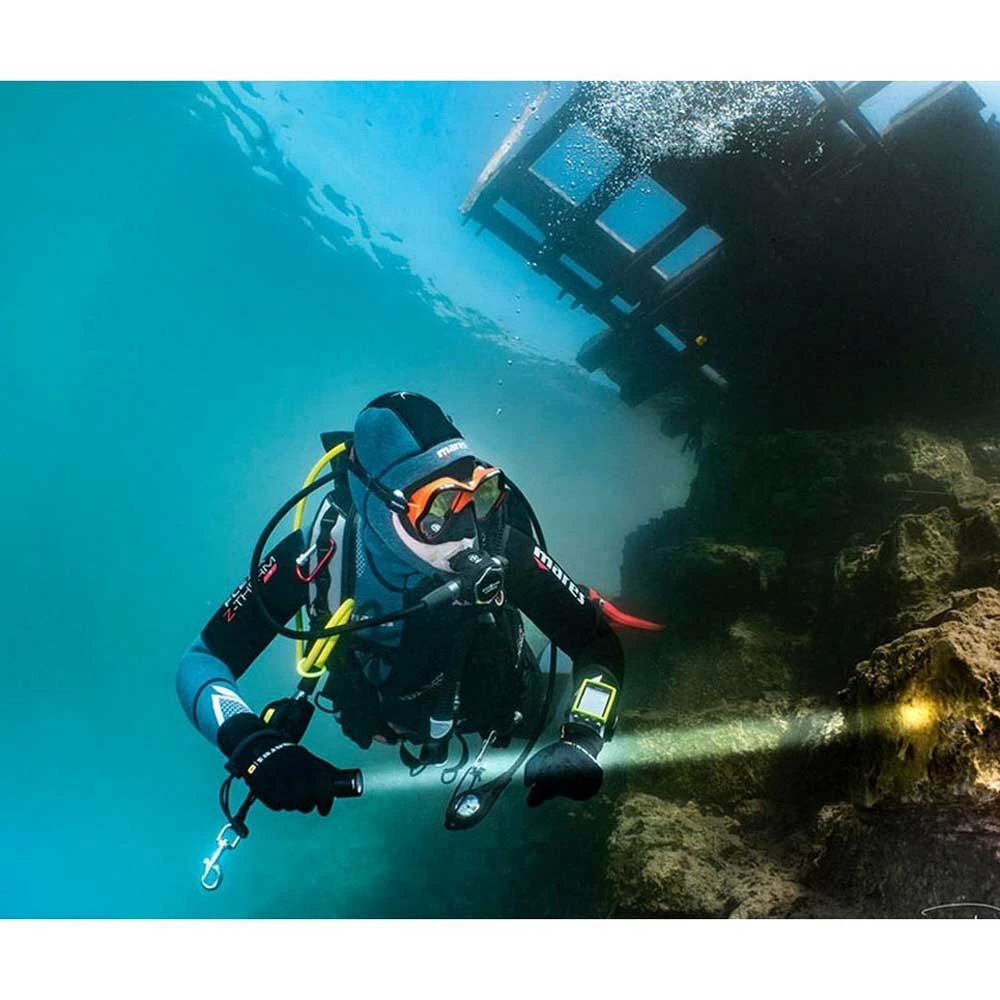 D530 LED Flashlight 9 D530 LED Flashlight - Image 9